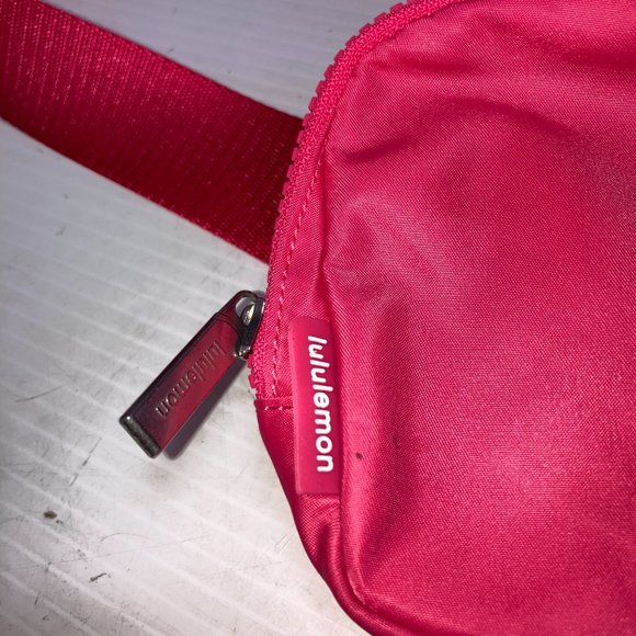 Lululemon Everywhere Belt Bag Fanny Hip Pack Crossbody Pink 7x5 - Picture 3 of 7
